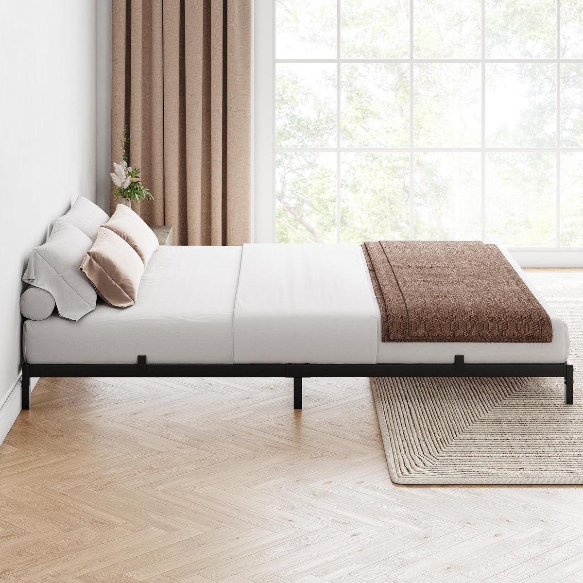 Black Metal Platform Bed Frame Y730731