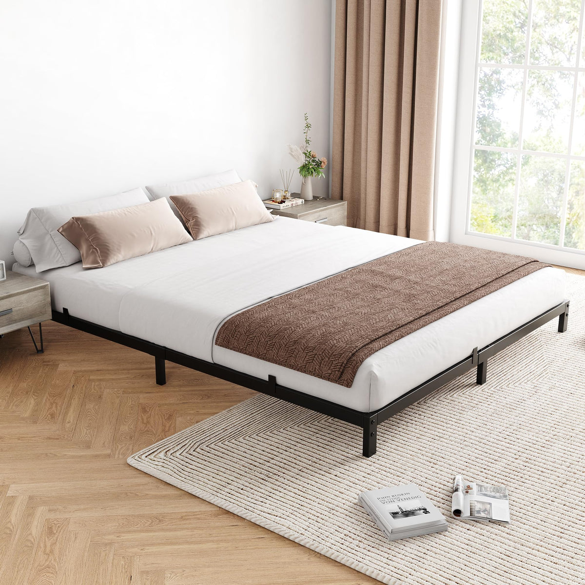 Black Metal Platform Bed Frame Y730731